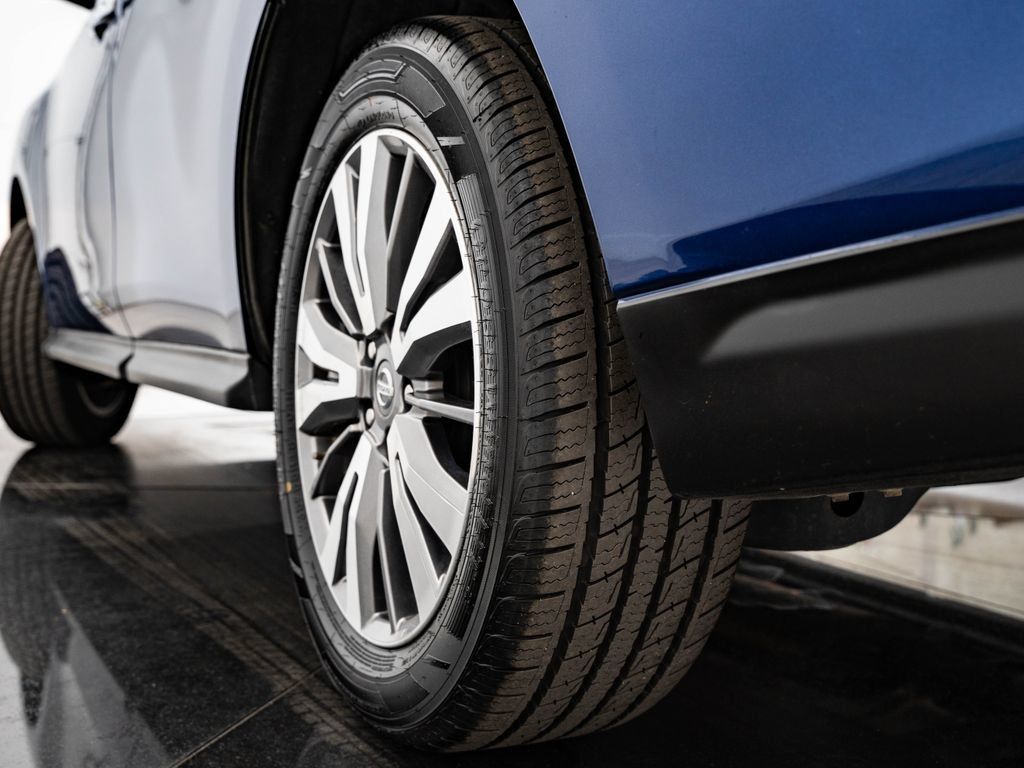 Used 2018 Nissan Pathfinder SL FWD image 48