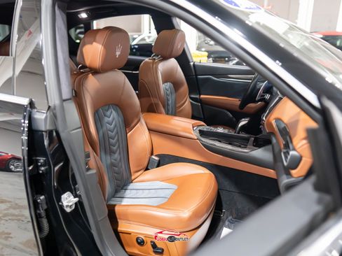 Used 2019 Maserati Levante S GranLusso image 17