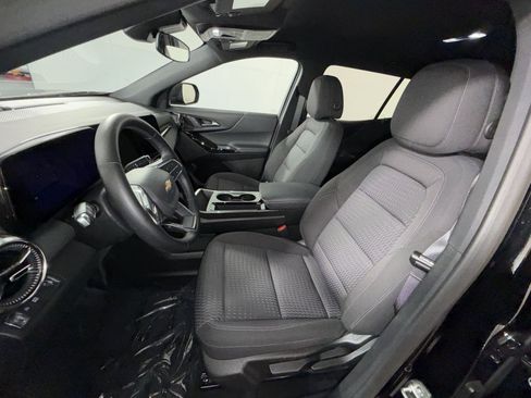 Used 2025 Chevrolet Equinox LT FWD image 13