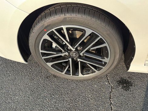 New 2026 Toyota Camry XLE AWD/4WD image 35