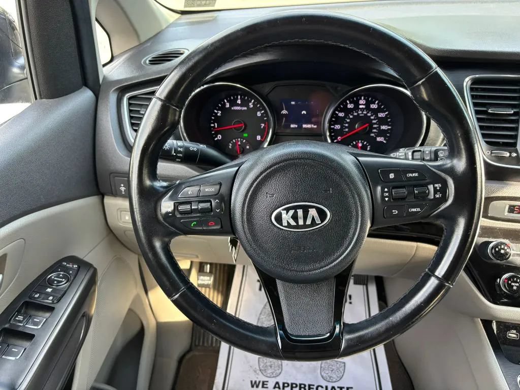 Used 2016 Kia Sedona LX w/ LX Essentials Premium Package FWD image 20