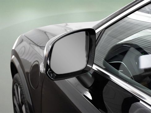 Certified 2025 Volvo XC90 T8 Plus image 8