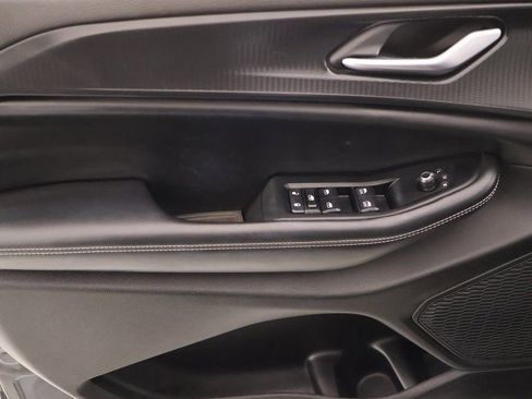 Used 2023 Jeep Grand Cherokee Laredo X image 15