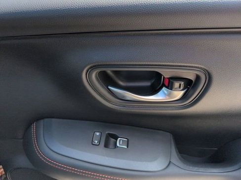 Used 2025 Honda HR-V Sport image 33
