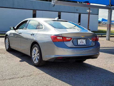 Used 2025 Chevrolet Malibu LT FWD image 4