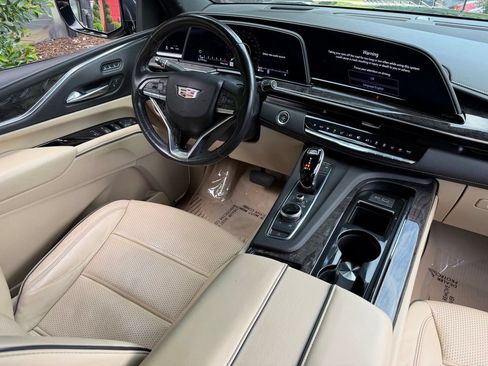 Used 2022 Cadillac Escalade Premium Luxury w/ Performance Package AWD/4WD image 43