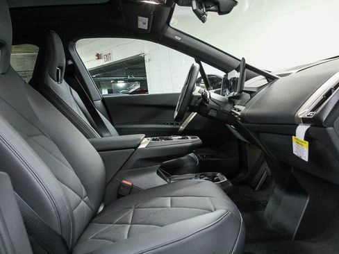 New 2026 BMW iX xDrive60 image 18