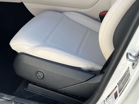 New 2026 Mercedes-Benz GLC 300 4MATIC image 12