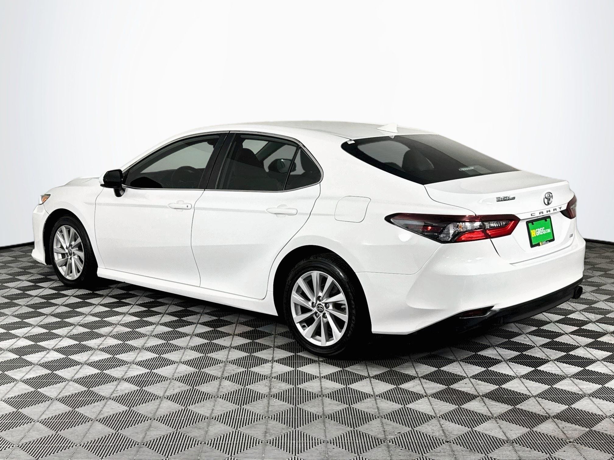 Used 2021 Toyota Camry LE FWD image 6