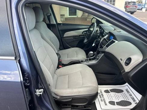 Used 2013 Chevrolet Cruze LT w/ RS Package FWD image 7