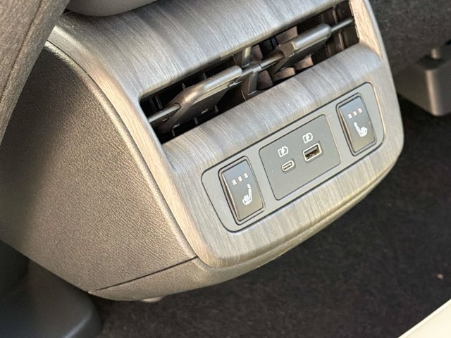 Certified 2024 Nissan Ariya FWD image 14