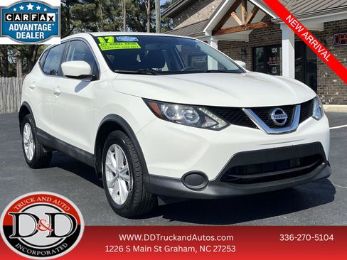 Used 2017 Nissan Rogue Sport S w/ S Appearance Package image 1