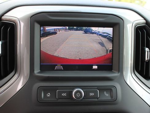 Used 2020 Chevrolet Silverado 1500 Custom w/ Custom Value Package AWD/4WD image 18