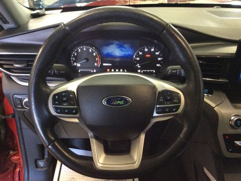 Used 2023 Ford Explorer XLT w/ Equipment Group 202A image 24