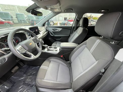 Used 2025 Chevrolet Blazer LT FWD image 29