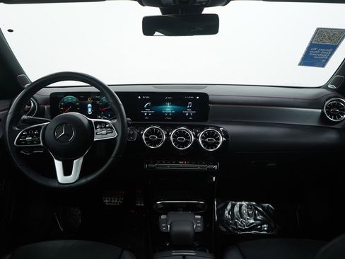 Used 2021 Mercedes-Benz CLA 250 CLA 250 image 13