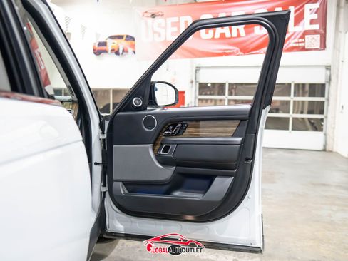 Used 2018 Land Rover Range Rover Long Wheelbase Supercharged image 44