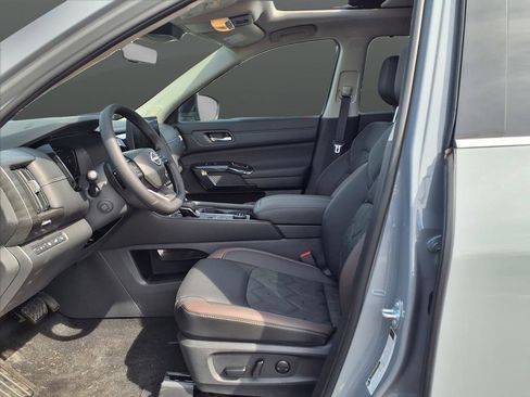 New 2026 Nissan Pathfinder Platinum AWD/4WD image 10