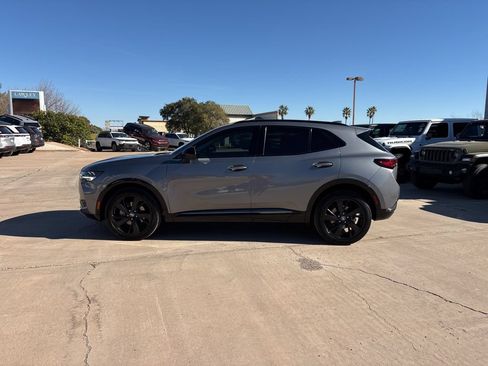 Used 2022 Buick Envision Essence w/ Technology Package I FWD image 8