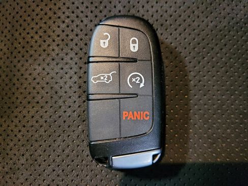 Used 2020 Jeep Grand Cherokee Altitude RWD image 32