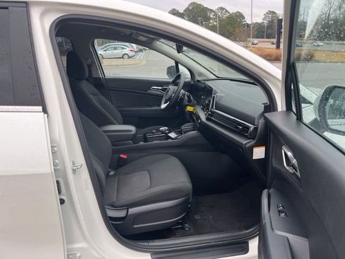 Used 2023 Kia Sportage LX image 32