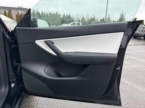 Used 2022 Tesla Model Y Performance image 12