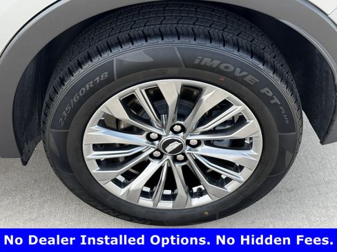 Used 2025 Cadillac XT4 Premium Luxury FWD image 9