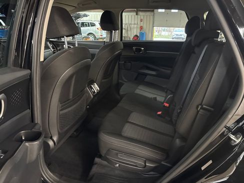 Used 2023 Kia Sorento LX AWD/4WD image 27