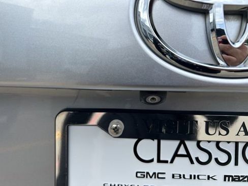 Used 2018 Toyota Highlander Limited FWD image 9