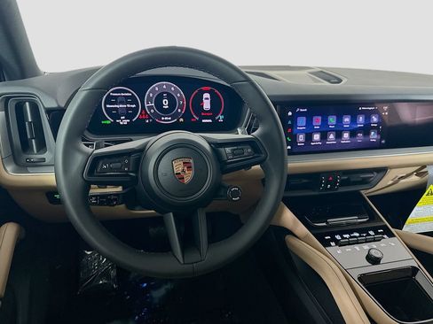 Certified 2026 Porsche Cayenne AWD/4WD image 24