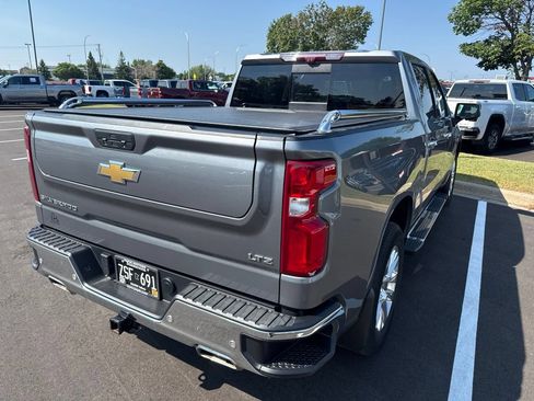 Used 2022 Chevrolet Silverado 1500 LTZ w/ LTZ Premium Package AWD/4WD image 3