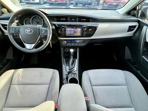 Used 2015 Toyota Corolla LE image 18