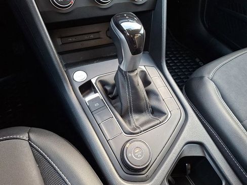 Certified 2022 Volkswagen Taos SE image 19