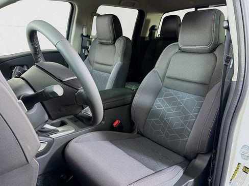 Certified 2025 Nissan Frontier SV w/ SV Convenience Package image 17