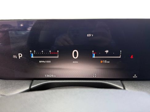 Used 2025 Nissan Armada SV AWD/4WD image 16