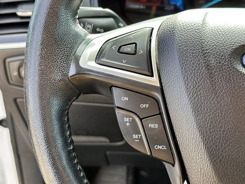 Used 2022 Ford Edge SEL image 24