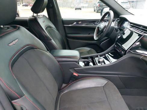 Used 2022 Jeep Grand Cherokee Trailhawk AWD/4WD image 10