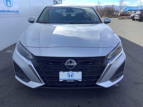 Used 2023 Nissan Altima 2.5 SV image 8