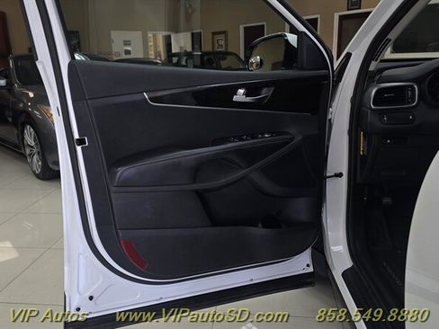 Used 2016 Kia Sorento EX FWD image 11