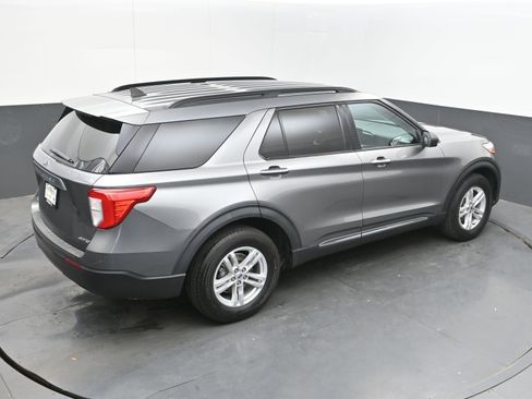 Used 2022 Ford Explorer XLT AWD/4WD image 38
