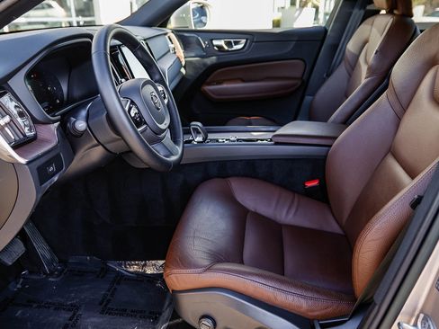 Used 2023 Volvo XC60 B5 Plus w/ Protection Package Premier image 21