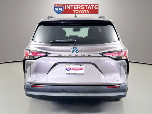 Certified 2021 Toyota Sienna XLE w/ XLE Plus Package AWD/4WD image 6