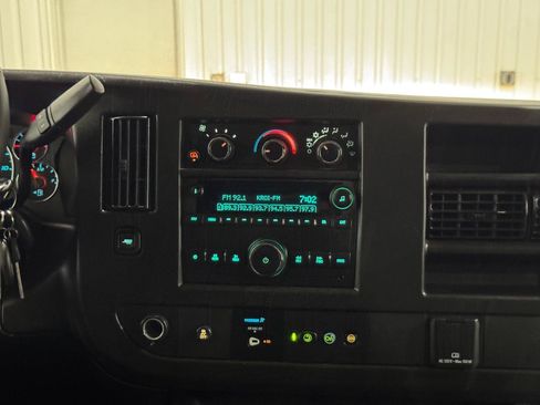 Used 2020 Chevrolet Express 2500 w/ Driver Convenience Package RWD image 14