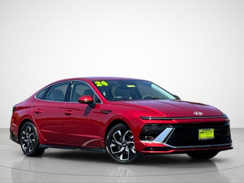Used 2024 Hyundai Sonata SEL FWD image 2