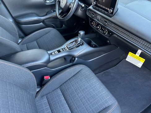 Used 2025 Honda HR-V Sport image 16