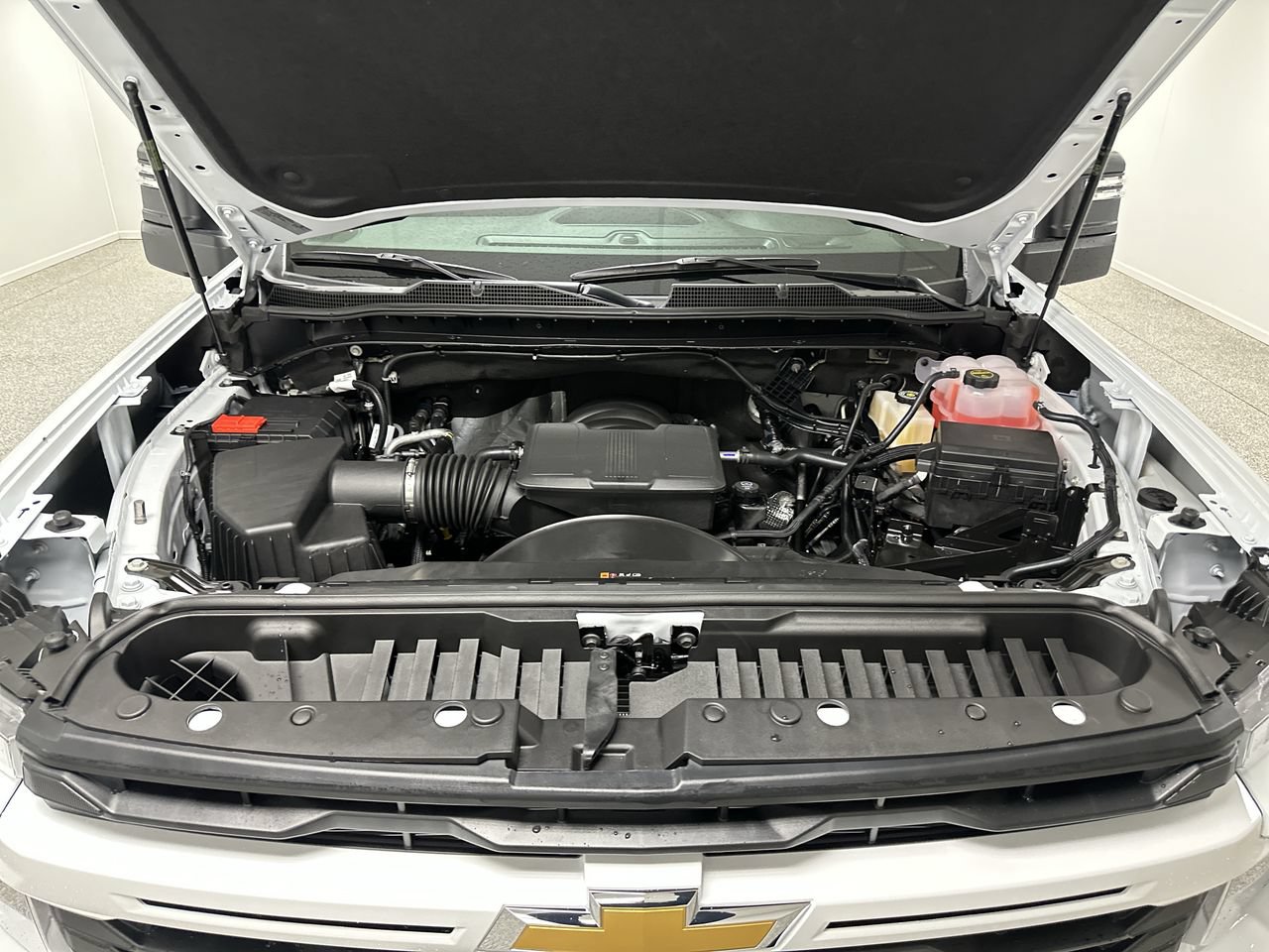 New 2026 Chevrolet Silverado 2500 Custom w/ Custom Value Package AWD/4WD image 17