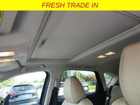Used 2018 MAZDA CX-5 Touring w/ Preferred Equipment Package AWD/4WD image 3
