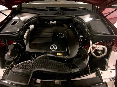 Used 2021 Mercedes-Benz GLC 300 4MATIC image 10