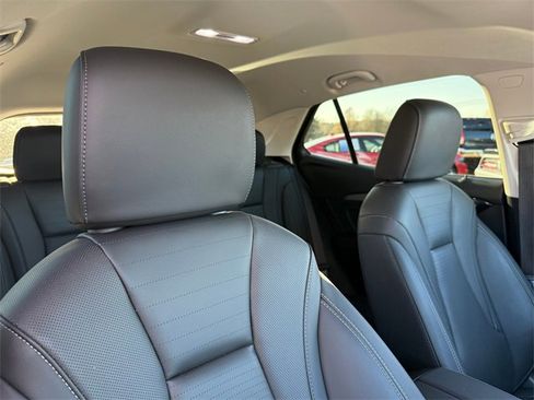 Used 2025 Buick Envision Preferred image 24