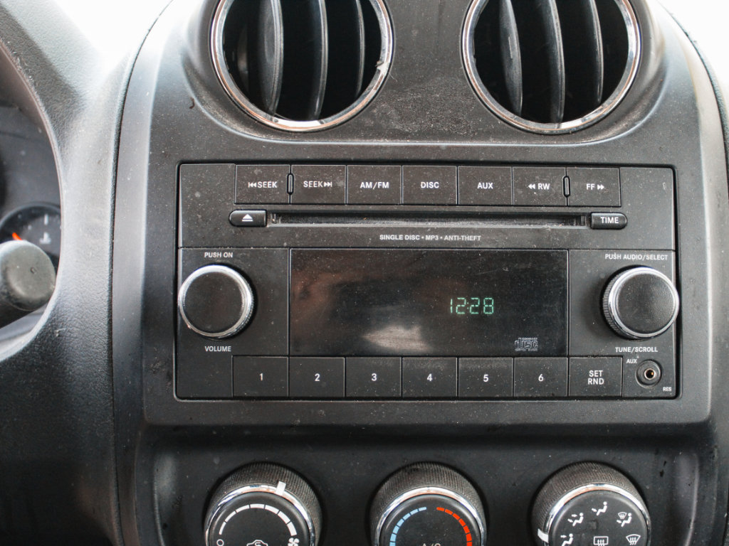 Used 2012 Jeep Compass Sport AWD/4WD image 13
